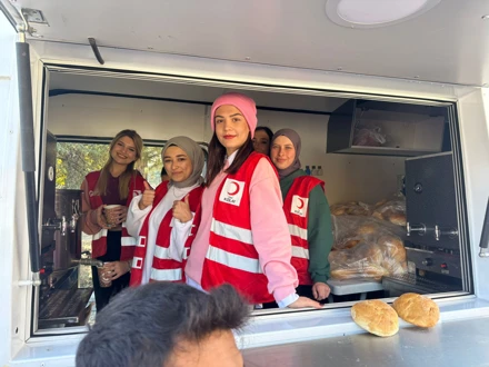 KIZILAY MERAM ŞUBESİNDEN ÇORBA İKRAMI